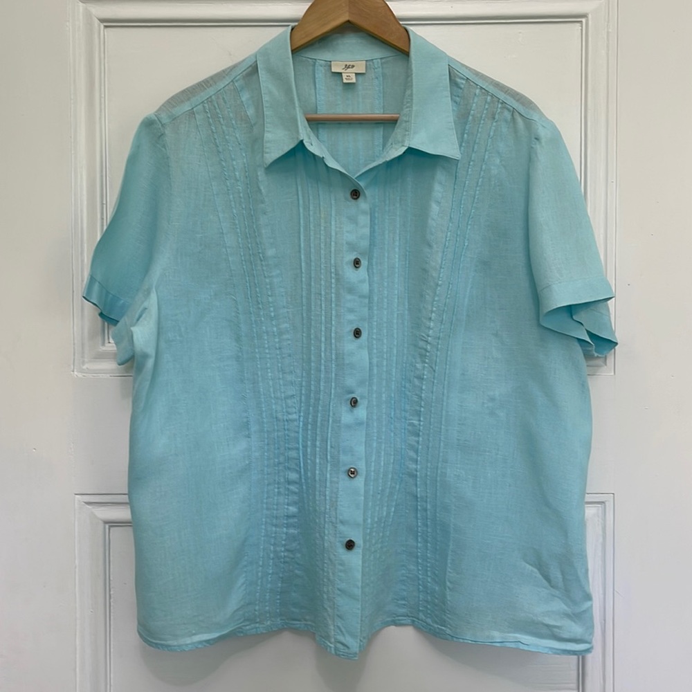 Women's Light Blue Button-Up Top